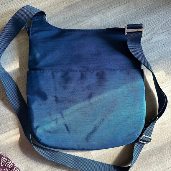 Baggalini Big Zipper Bag Blue Crossbody Purse with Attached RFID Pouch - Picture 4 of 9